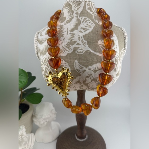 Anthropologie Bold Heart Statement Necklace Resin Beads Stainless Steel Pendant - Picture 9 of 11